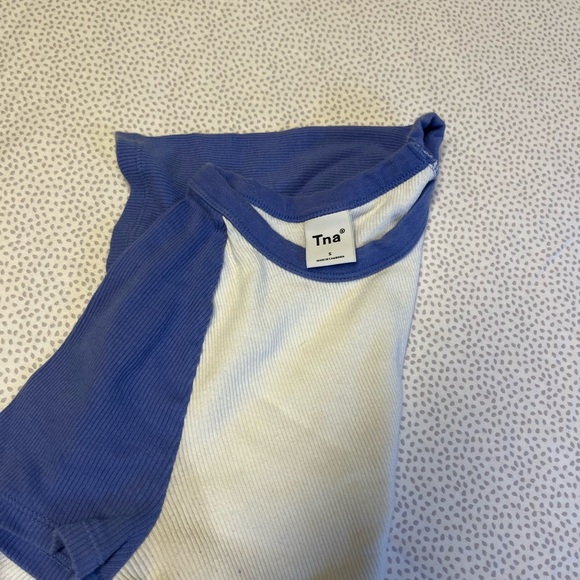 ARITZIA TSHIRT - Picture 4 of 5